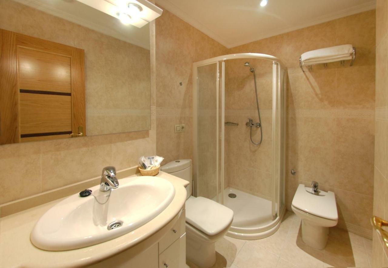 Apartamentos Mediterraneo Real 2 푸엔히롤라 외부 사진