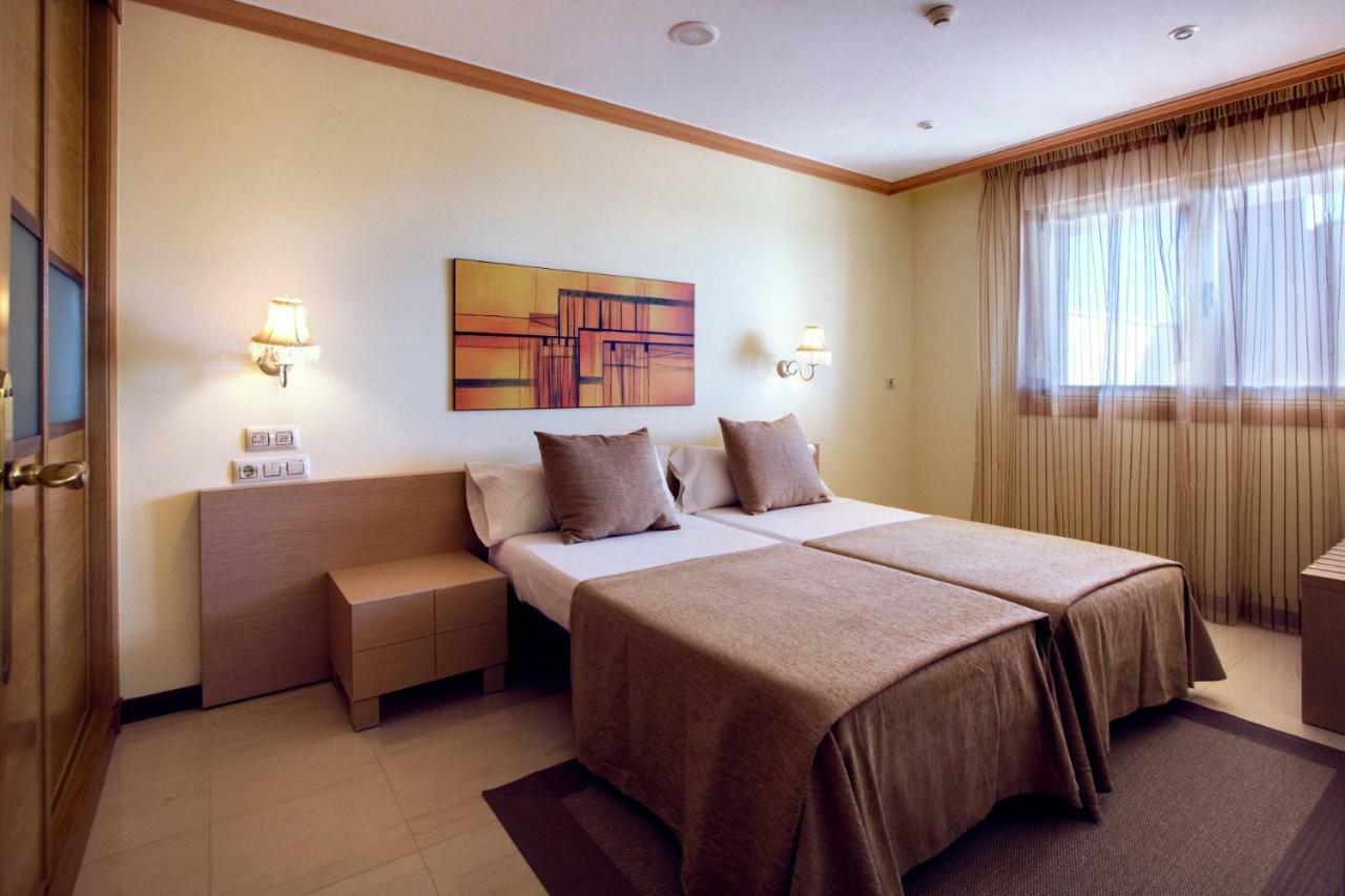 Apartamentos Mediterraneo Real 2 푸엔히롤라 외부 사진